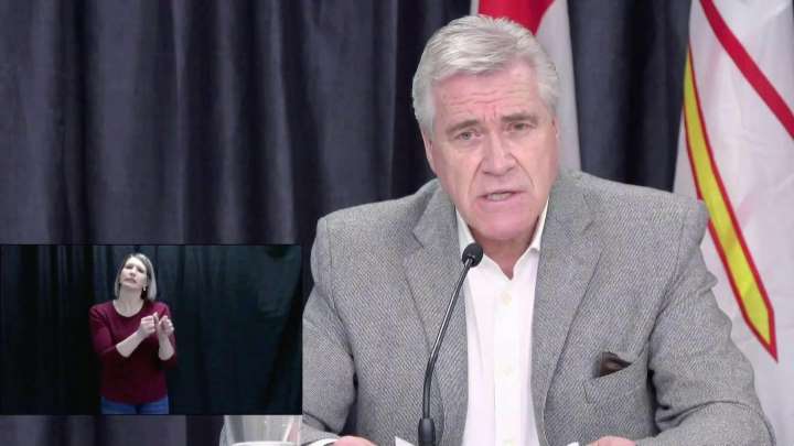 口罩輸送帶廠家:美國禁止出口N95口罩,加拿大省長怒了