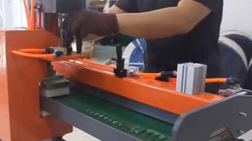 1764212836857198.jpg PVC輸送帶如何開齒.jpg